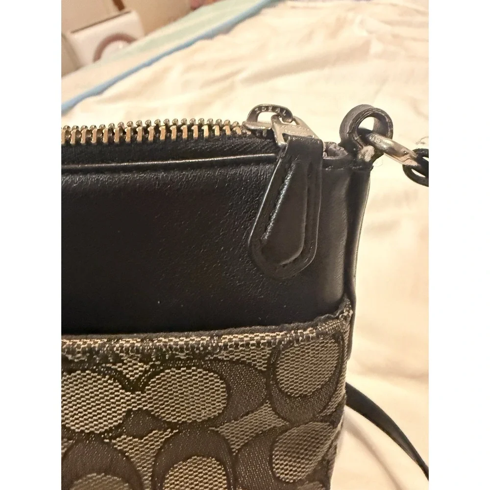 Coach Kitt Messenger Black Crossbody Bag Purse Fair Condition